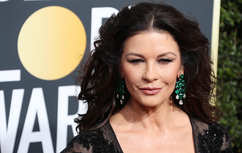 Chaterine Zeta Jones va juca într-un serial produs de Facebook