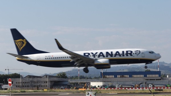 Un angajat a fost concediat după 22 de ani de muncă pentru că îi era frică să zboare cu avionul. Sursă foto: Hepta.