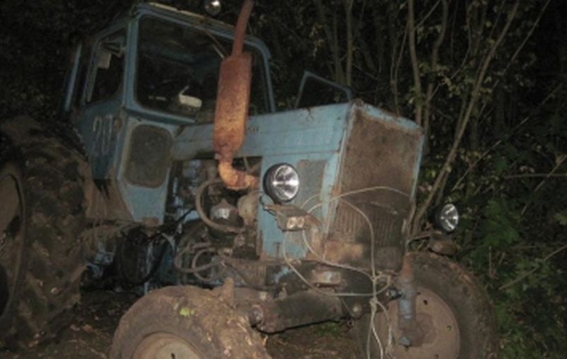 Şi-a stropit cumnatul cu benzină şi i-a dat foc în tractor