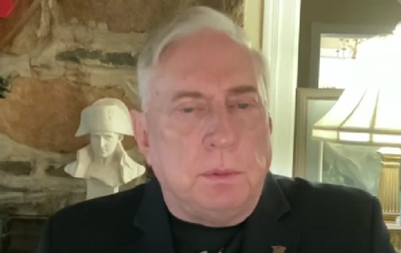 Colonelul american care a planificat bombardarea Iugoslaviei răspândește propaganda rusă și îi prevestește lui Zelenski soarta lui Mussolini