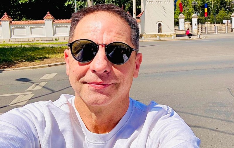 Dan Negru critică fără menajamente Festivalul Mamaia: „Am văzut un eveniment ponosit, cu tineri-bătrâni pe scenă”