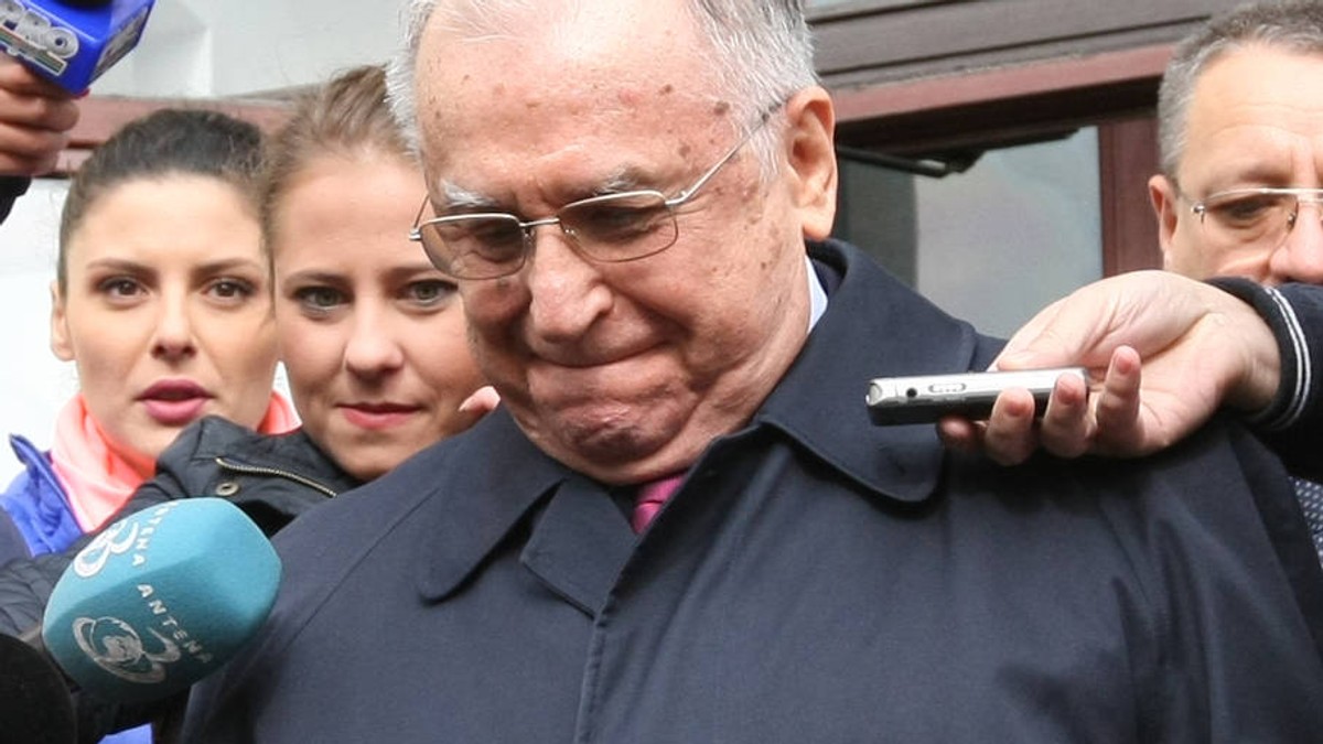 Ion Iliescu și Petre Roman, audiați pe 15 mai la Parchetul General în Dosarul Mineriadei