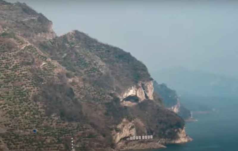 Un munte în formă de cap de câine a devenit o atracție turistică în China, după ce imaginile s-au viralizat | VIDEO