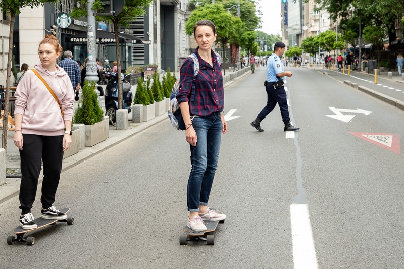 Mihaela și Raluca se gândesc la vacanțe