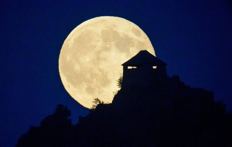 SUPER LUNA, fenomenul astronomic PERICULOS! Ce se poate întâmpla la noapte