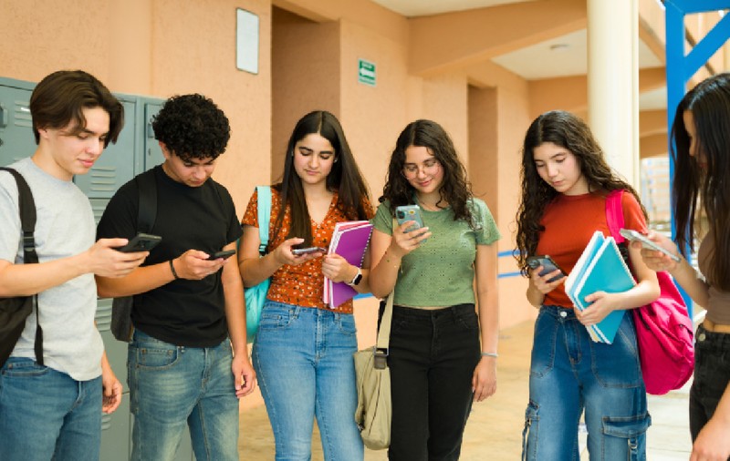Încă o țară din Europa vrea să interzică rețelele de socializare pentru adolescenți: „Sunt de acord”