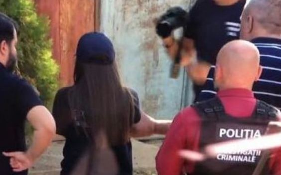 Polițista care joacă rolul Alexandrei Măceșanu