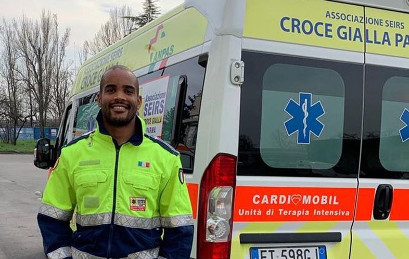 Rugbystul italian Maxime Mbanda, ambulanţier voluntar în timpul pandemiei, decorat cu Ordinul de Merit