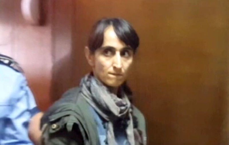 O jurnalistă suspectă de terorism, arestată în România 