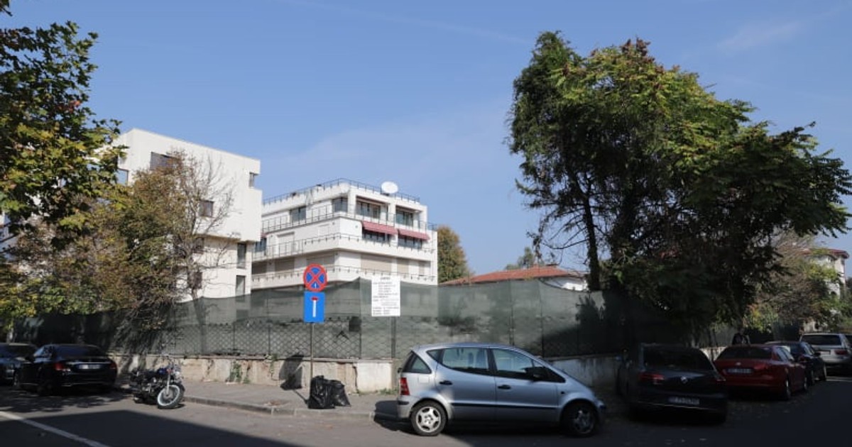 Casa Sadoveanu, dărâmată și înlocuită de un bloc al lui omului de afaceri Dan Șucu. Șantier în locul Casei Sadoveanu