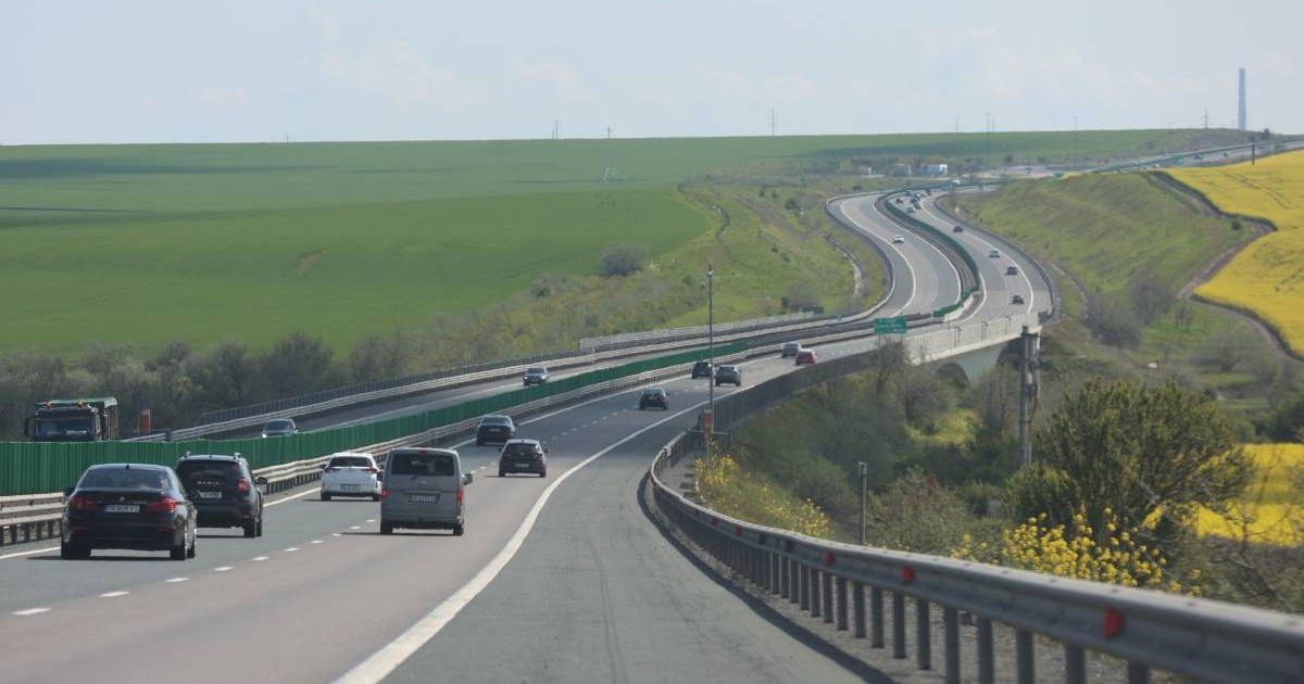 Imagini cu traficul rutier de pe Autostrada Soarelui (A2), pe sensul de mers catre litoralul Marii Negre