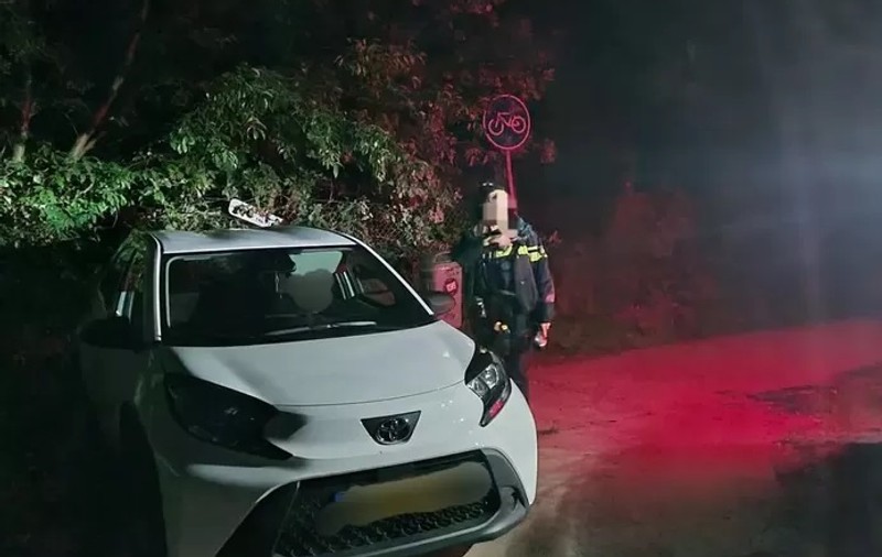 Român pus să strige „Ajutor!” și arestat apoi, după ce șapte echipaje de poliție, un câine de urmă, un elicopter și voluntari l-au căutat într-o pădure din Olanda