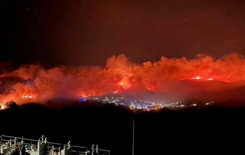Peste 2.700 de pompieri luptă cu incendiile de pădure în Portugalia: „Trecem printr-un moment dificil”