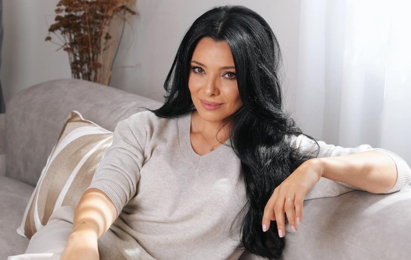 Corina Caragea și-a schimbat tunsoarea. Unii  fani n-au fost încântați de noul ei look: „Îți ia din farmec, îți acoperă fața”