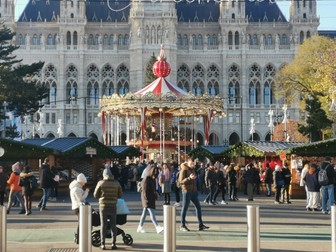 Târgul de Crăciun din Viena, una dintre atracțiile orașului în perioada iernii