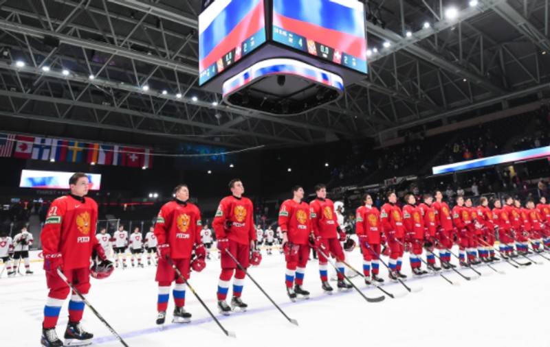 Hocheiști ruși beți, dați jos din avionul care trebuia să-i ducă acasă de la Mondialul U20 din Canada