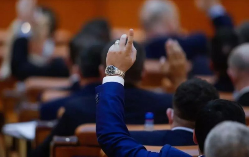Câți dintre parlamentarii români primesc bani pentru cazare de la stat, deși au proprietăți în București și în zona metropolitană