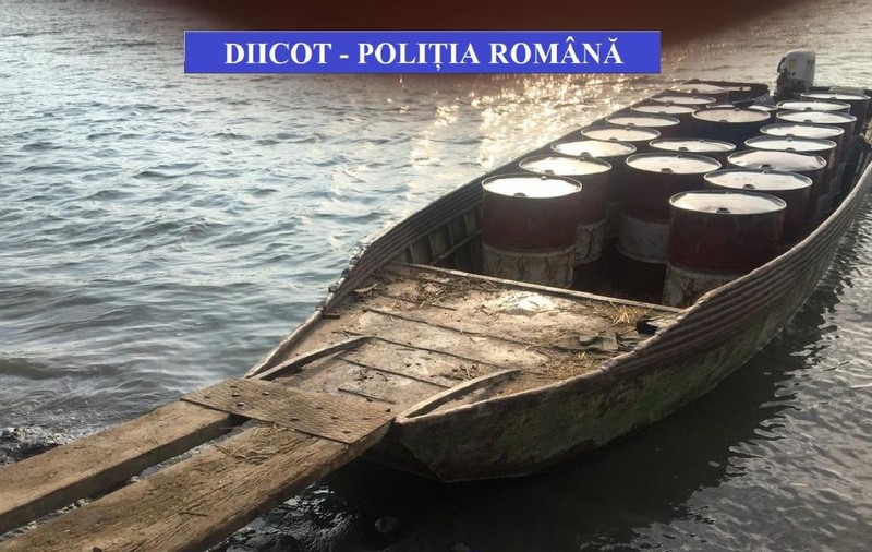 La Brăila, judecata contrabandiștilor de motorină de pe Dunăre s-a amânat de 76 de ori în 6 ani