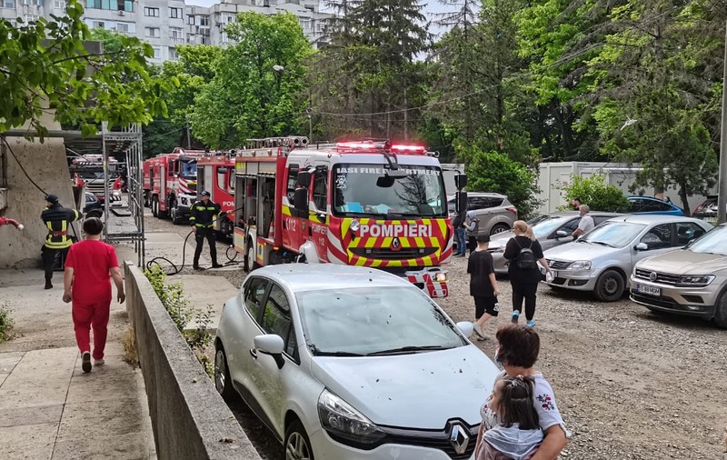 Alertă de incendiu la Spitalul pentru Copii „Sfânta Maria” din Iaşi. Zeci de copii au fost evacuați