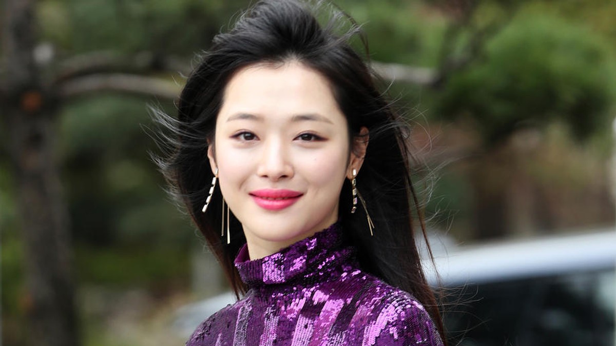 Cântăreaţa k-pop Sulli de 25 de ani a fost găsită moartă (EPA)