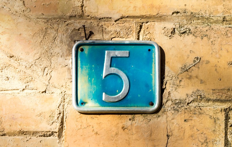 Cifra 5. Ce semnificație are în numerologie, astrologie și spiritualitate
