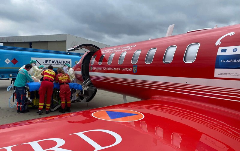 Misiune DSU: Soldat ucrainean grav rănit, transportat cu o aeronavă SMURD din Polonia în Ţările de Jos