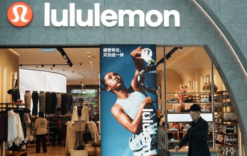 Lululemon intră în România. Brandul de miliarde de dolari deschide primul magazin într-un mall din București