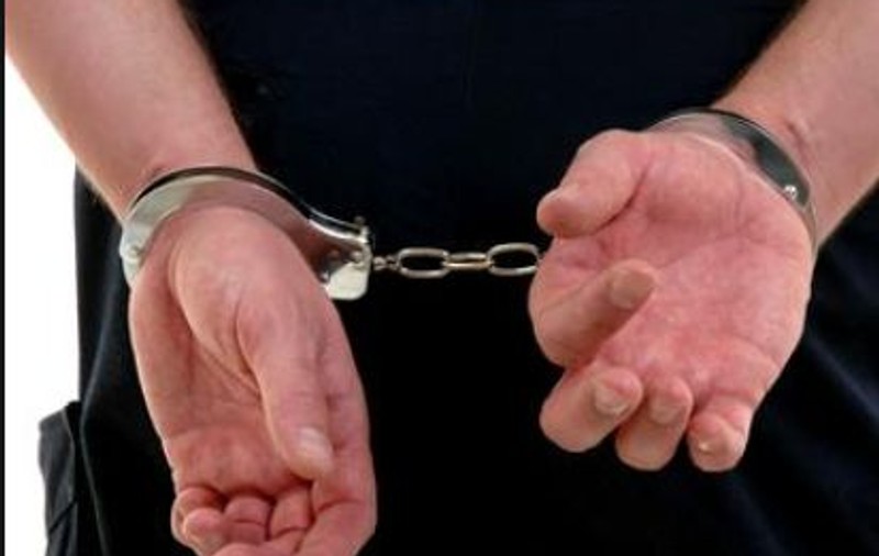 Tânăr de 21 de ani, bănuit că l-a omorât în bătaie pe fiul unui consilier local din Argeș, a fost arestat preventiv