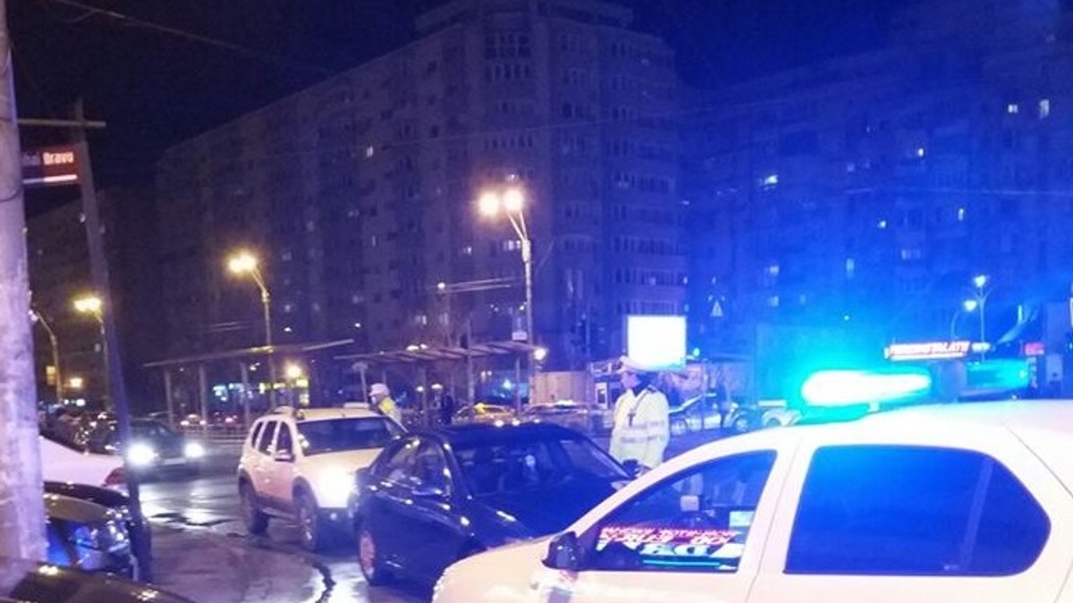 Directorul adjunct al Poliției Locale Sector 3 a fost suspendat. Beat, bărbatul s-a răsturnat cu mașina de serviciu după ce a lovit alte trei autoturisme