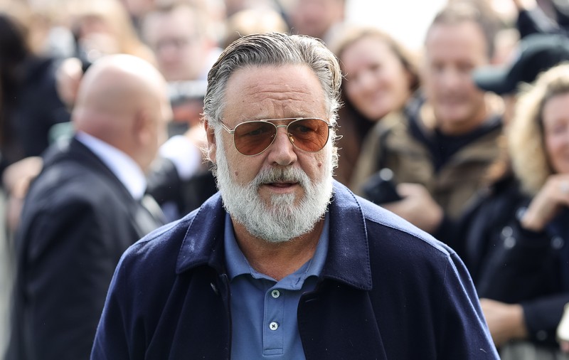 Russell Crowe vine pentru prima dată în România. Fanii îl pot întâlni personal la concertele din București și Timișoara