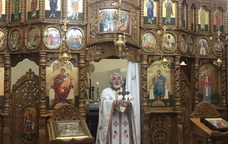 Într-o biserică din Italia, un preot a împărțit lumina Învierii ortodocșilor români, bulgari, etiopieni și eritreeni: „S-au legat sufletește de noi”