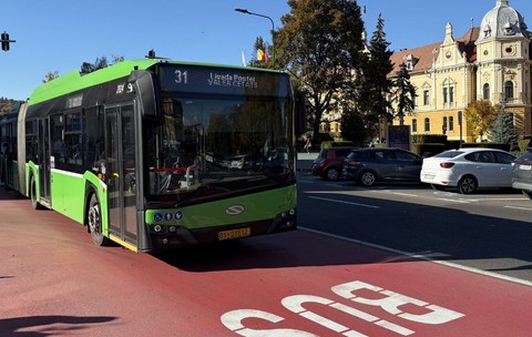 Troleibuzul electric articulat Solaris Trollino IV 18, pe drumurile din Brașov