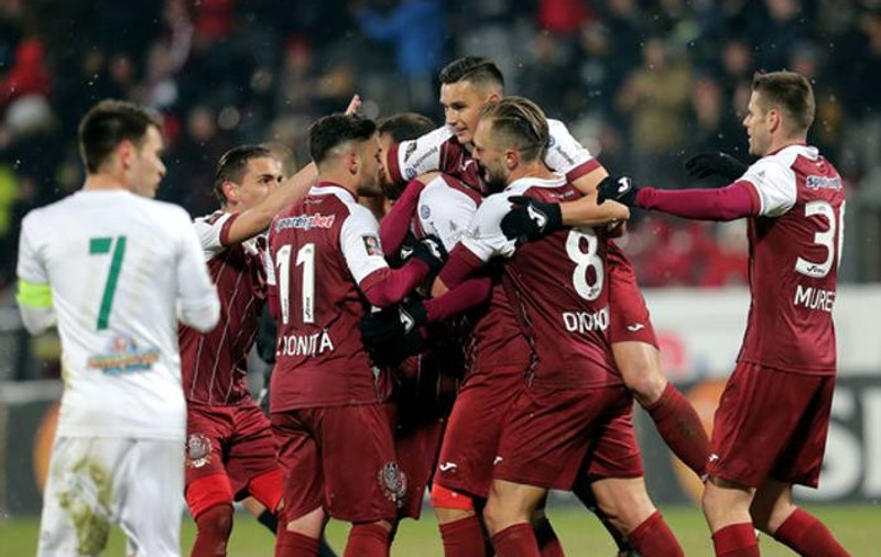 Revoltă la CFR Cluj: jucătorii campioanei au refuzat să intre în cantonament pentru meciul cu Astra