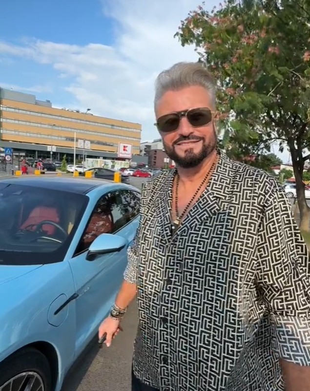 Câte mașini are Cătălin Botezatu. A fost surprins cu un Porsche Taycan de 200.000 de euro: „Am folosit Audi, Porsche, Ferrari, Rolls, Bentley”