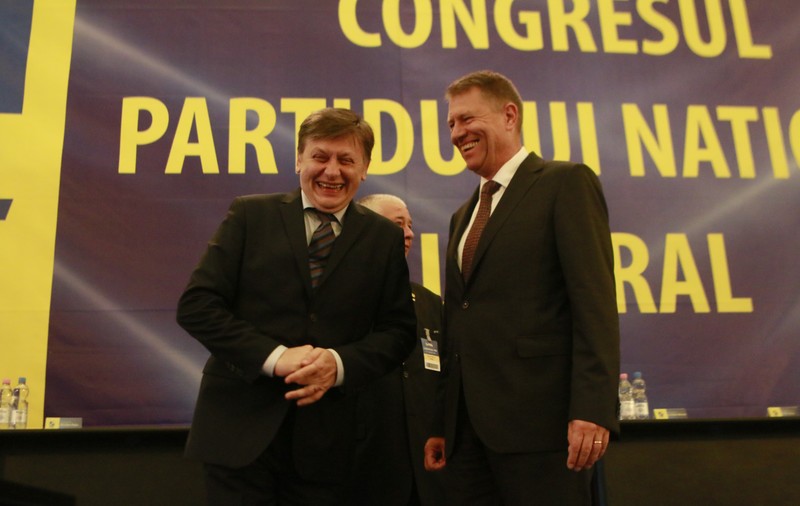 Iohannis ÎL IA ÎN BALON pe Antonescu: "Are încă NEVOIE DE UN TIMP DE DIGERARE"