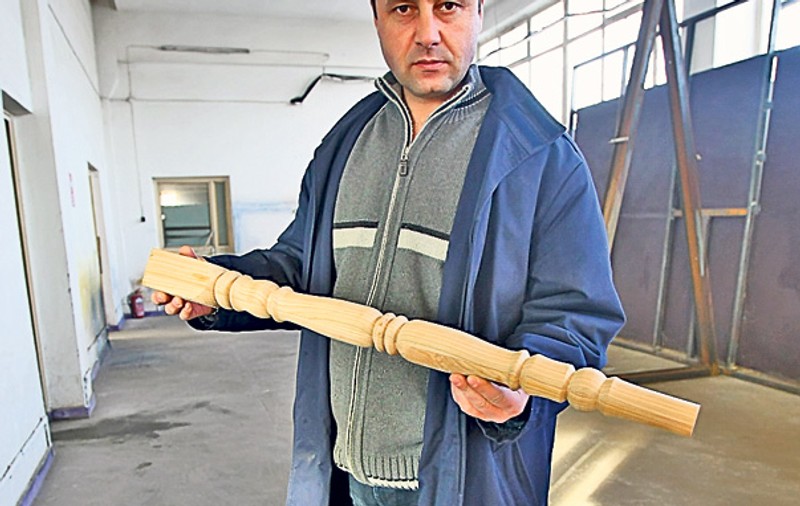 S-a aprobat legea prin care tinerii pot învăţa o meserie! Ghinioniştii de la Bac pot face ucenicie legal