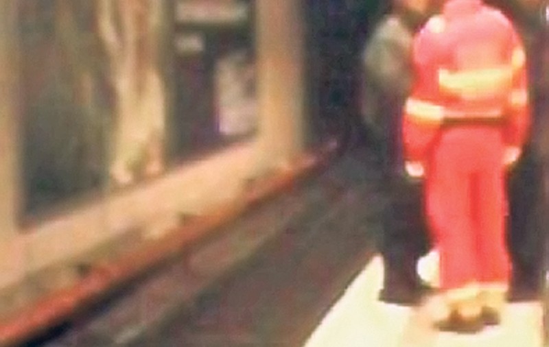 Bărbatul care s-a ARUNCAT LA METROU, la Universitate, era AVOCATUL MILIARDARULUI DAN ADAMESCU, anchetat pentru CORUPŢIE