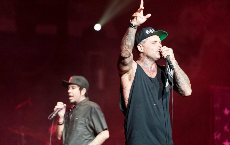 Shifty Shellshock, liderul trupei Crazy Town și interpretul piesei „Butterfly", a murit la 49 de ani