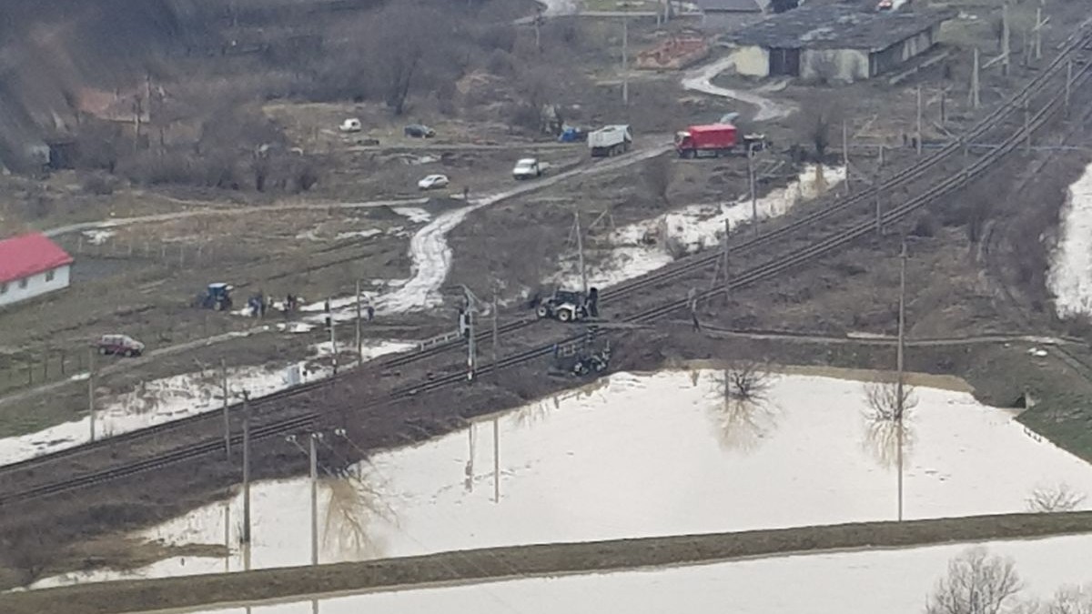 drumuri închise din cauza inundațiilor în județul Covasna