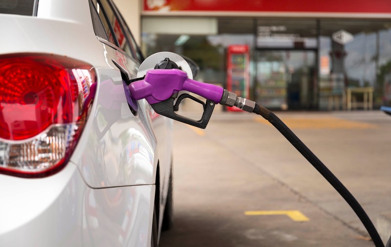 Reîncepe nebunia la pompe? Motorina a depășit 8 lei pe litru, după ce petrolul a trecut de 115 dolari dolari pe baril