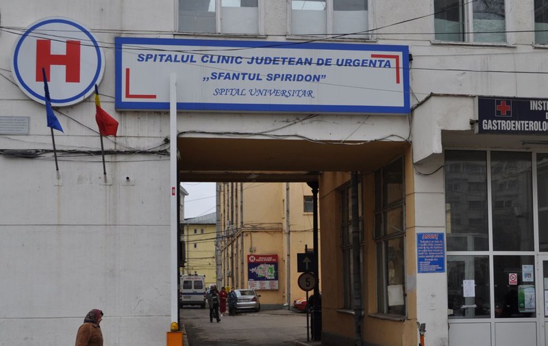 Caz șocant la Iași! Mamă lăsată să putrezească în casă cu cei patru copii