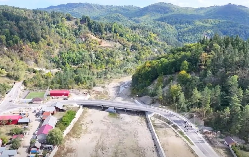 Imagine din dronă cu Podul peste Râmnicul Sărat, de pe DN 2N, din localitatea Jitia