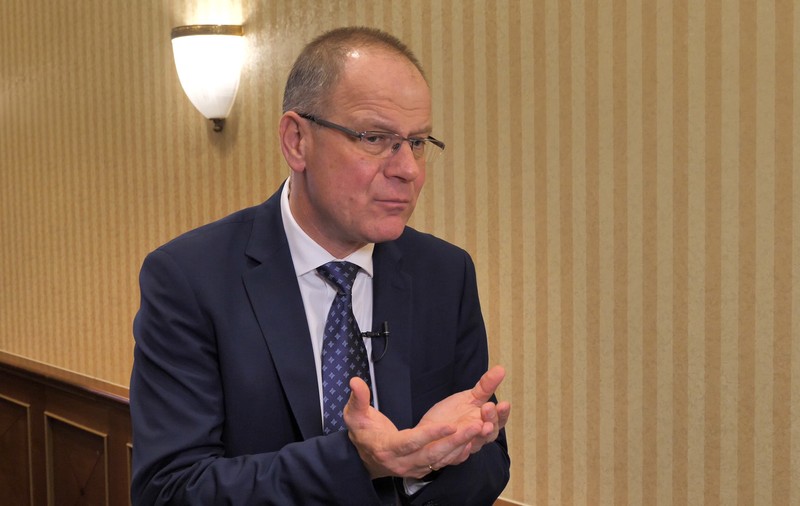 VIDEO | Interviu cu comisarul european pentru Educație, Tibor Navracsics. Cum poate sistemul de învățământ să îi pregătească pe elevi pentru piața muncii actuală, nu pentru cea din trecut