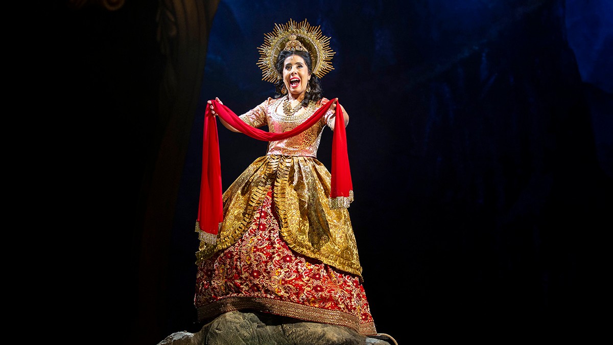 Lara Martins interpreteaza personalul Carlotta