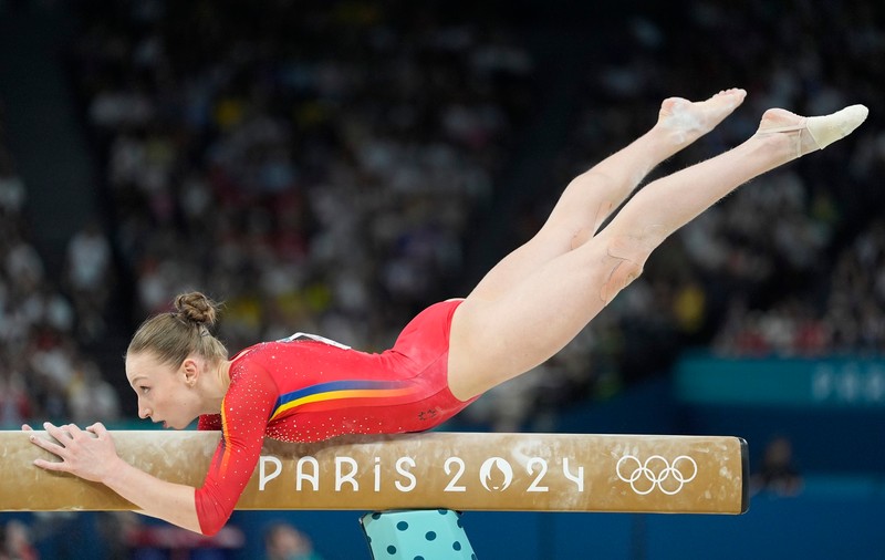 Simone Biles a câştigat aur la individual-compus. Pe ce locuri s-au clasat gimnastele României