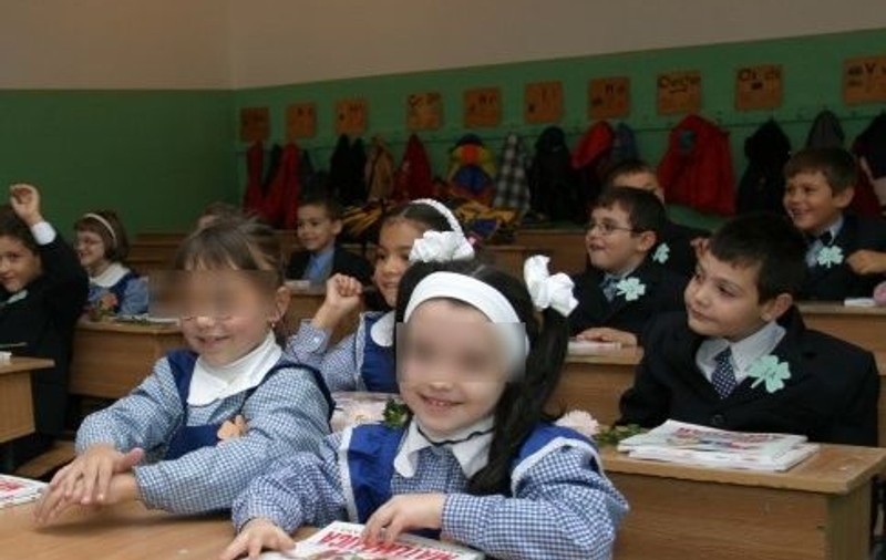 Şcoală primară transformată în bar, la Botoşani