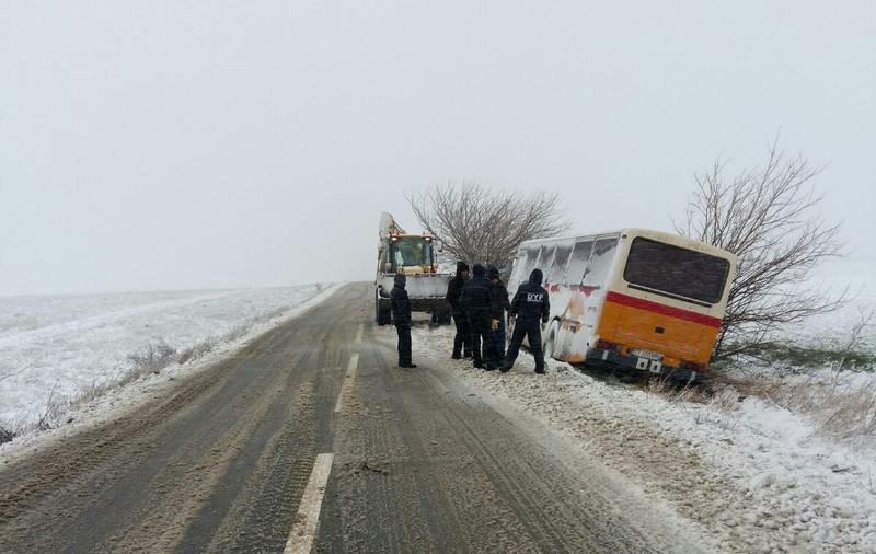 VIDEO&FOTO| Județul Constanța a intrat sub avertizare cod portocaliu de vreme rea. Unele drumuri au fost închise