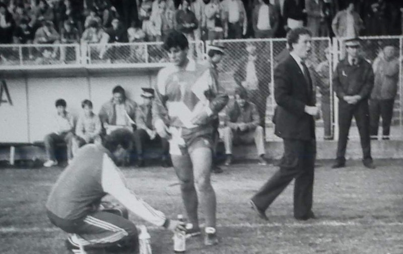 Poante cu Dan Ifrim, maseur la UTA 26 de ani: ”Când am bătut pe Steaua cu 1-0, Lăcătuș a mâncat castraveți murați înainte de meci!”