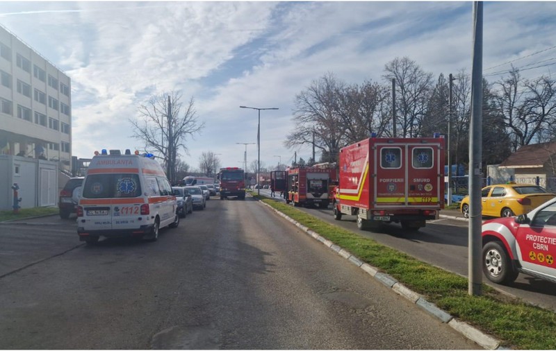 Plan roșu de intervenție în Călărași, unde un incendiu a izbucnit într-o cameră administrativă, în subsolul Spitalului Municipal