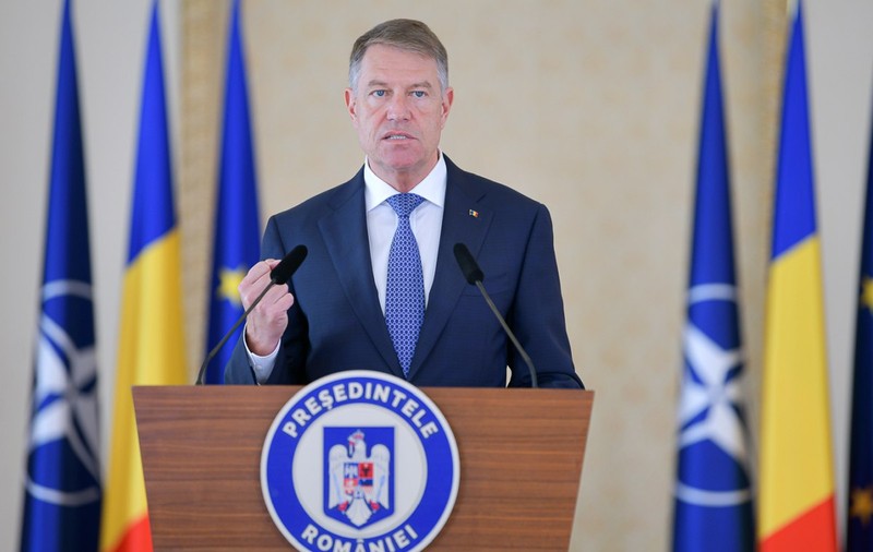 Klaus Iohannis spune că „nu există nicio gaură la buget” și „cât timp voi mai avea un cuvânt de spus, nu vor exista tăieri de salarii”